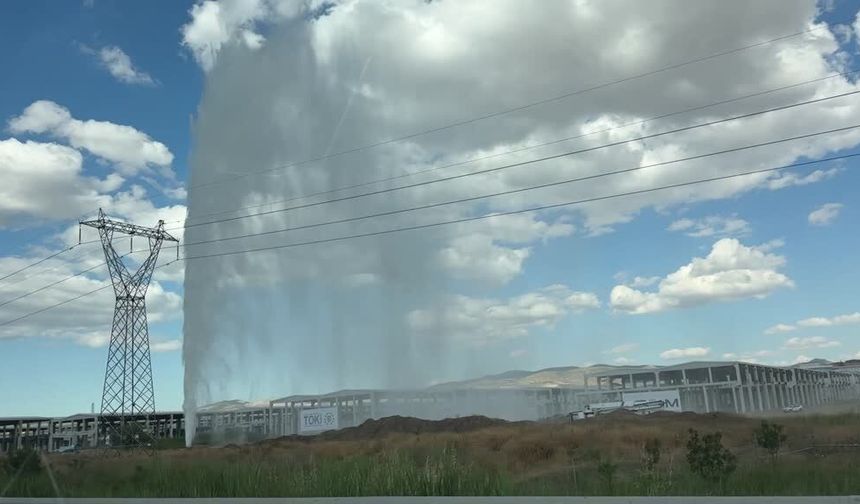 Kahramankazan'da içme suyu isale hattı patladı