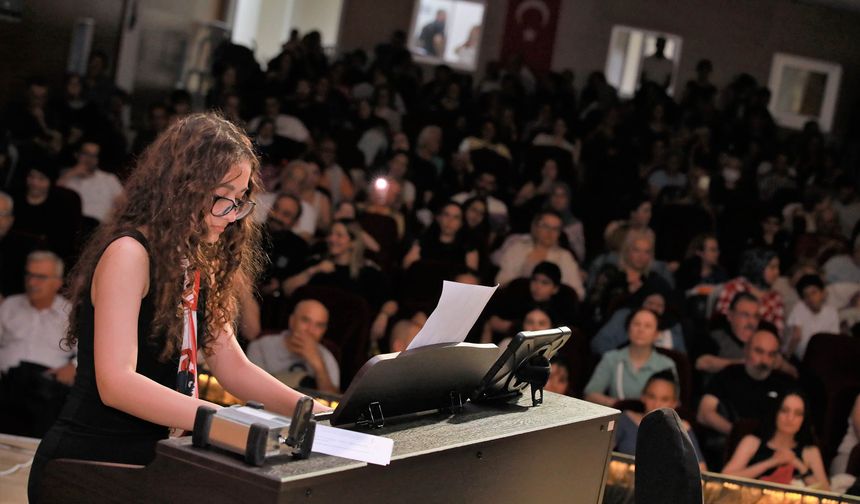 Keçiören Belediyesi Konservatuarı'ndan yıl sonu konseri