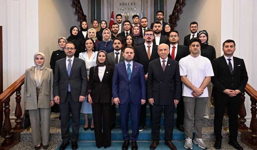 Bakan Gürlek, İstanbul 2 No’lu Barosu Başkanı Şamlı ve stajyer avukatları kabul etti
