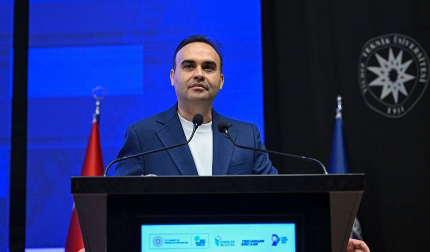 Bakan Kacır: 2 yıl içinde 5 milyon vatandaşımıza yapay zeka eğitimleri sunacağız