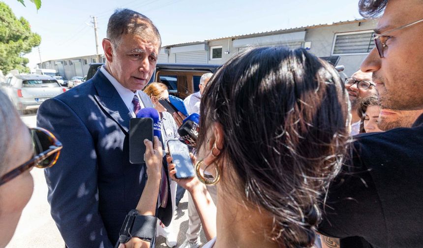 Cemil Tugay: CHP bizim çatımız, istifanın anlamı yok