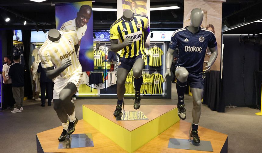 Fenerbahçe, 120’nci yıla özel yeni sezon formalarını tanıttı
