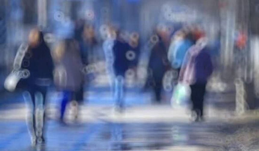 ‘Katarakt, bulanık görme ve gece görüşünde azalmaya neden oluyor’