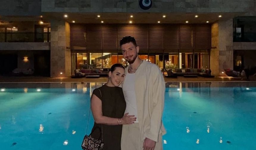 Milli basketbolcu Alperen Şengün, Antalya'da ailesi ile birlikte tatil yaptı