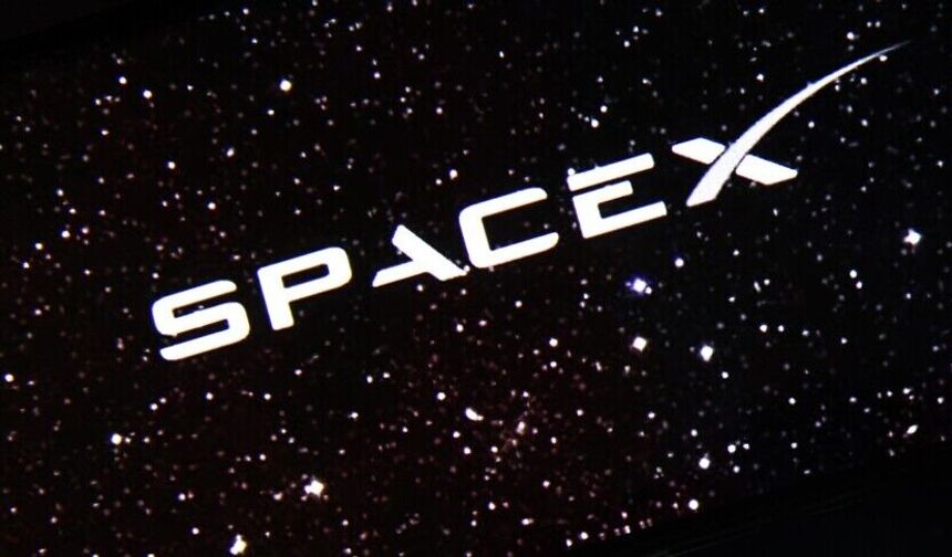SpaceX hisseleri Nasdaq'ta işlem görmeye başladı