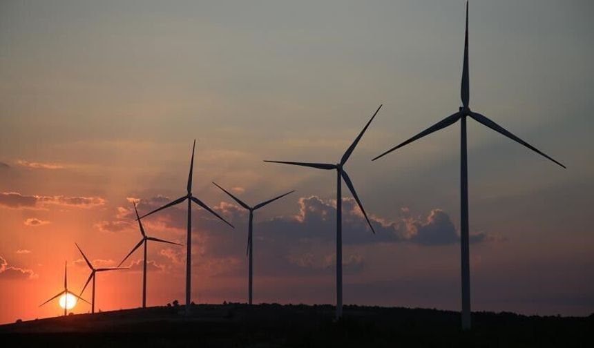 Yenilenebilir enerji üretimi mayısta zirveye ulaştı, kömür 22 yılın en düşük seviyesine geriledi