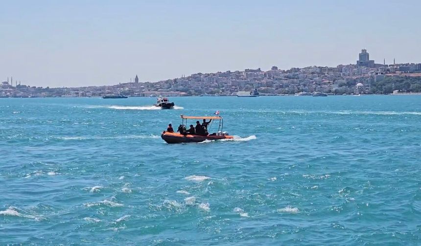 Üsküdar'da denizde görülen kişi için arama sürüyor