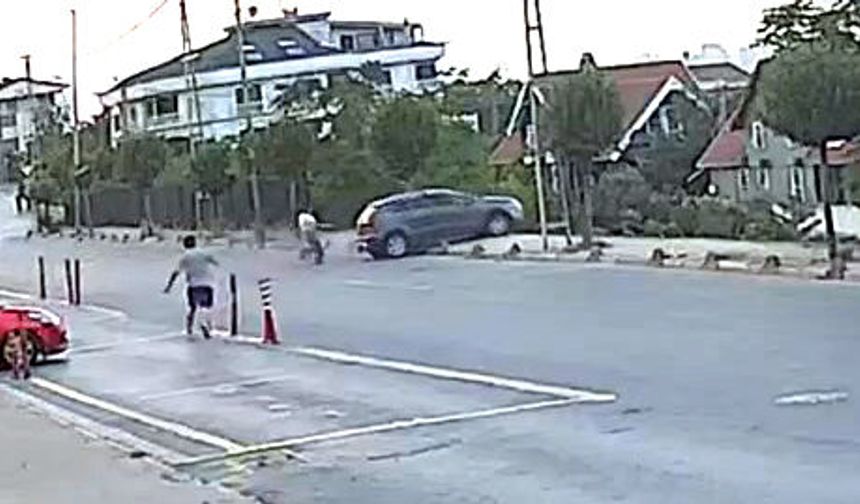 Sürücü eğitim alanında park etmek isterken fren yerine gaza bastı; boş araziye uçtu