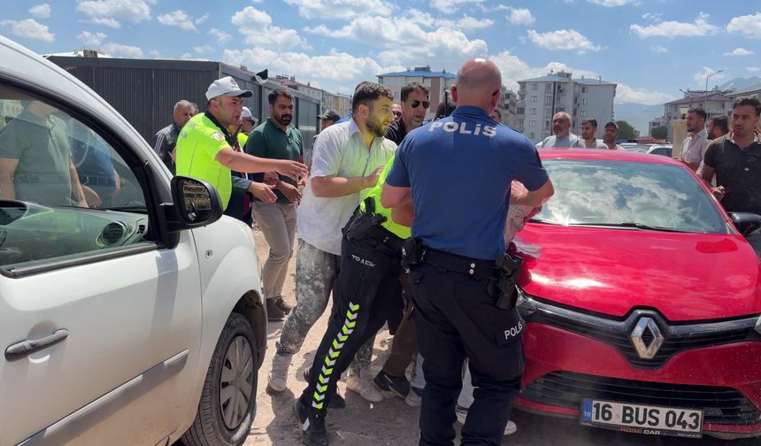 Hacze gelen icra görevlilerini engelleyen işçilere polis müdahale etti; 5 gözaltı