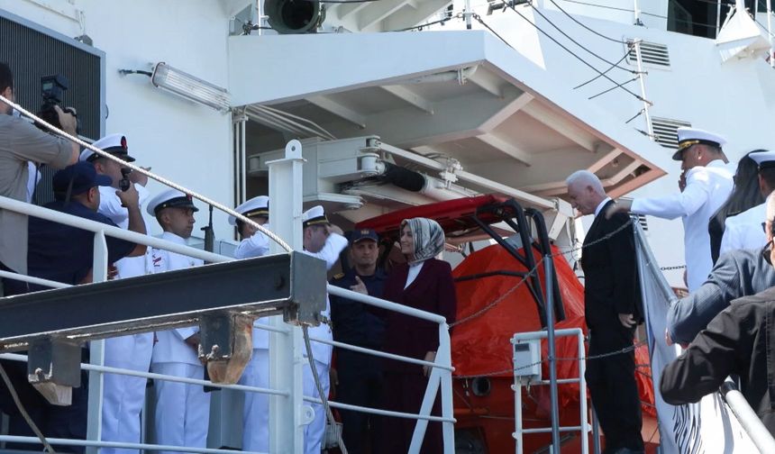 İstanbul'da şehit çocukları ve aileleri için Boğaz turu düzenlendi