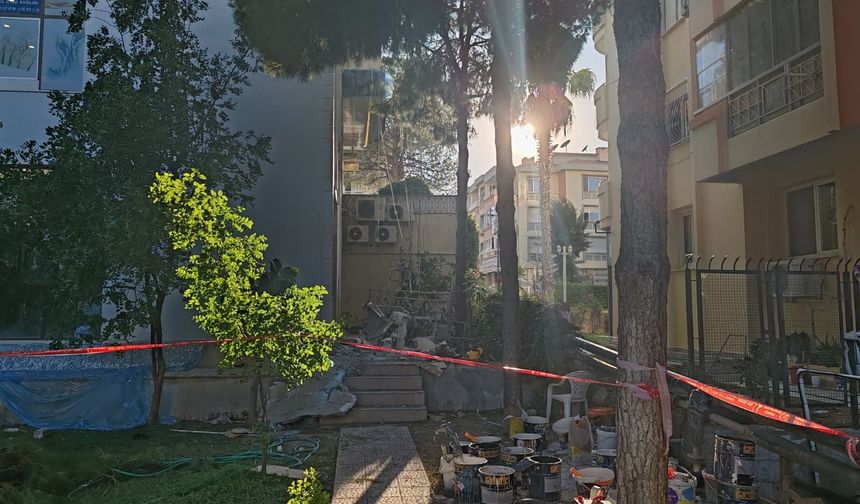 İzmir’de asma iskele devrildi: 3 işçi yaralandı