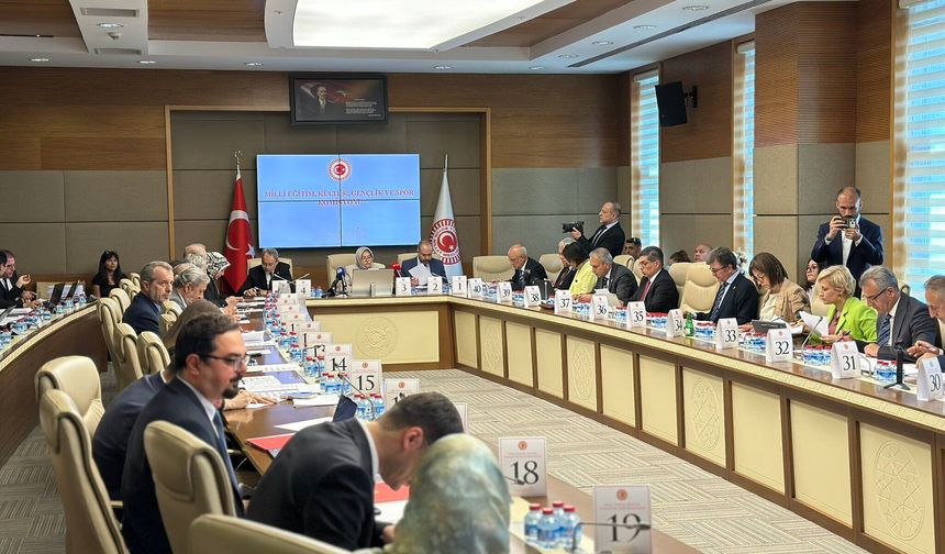 Öğrenci affına ilişkin düzenlemeleri içeren kanun teklifi, komisyonda