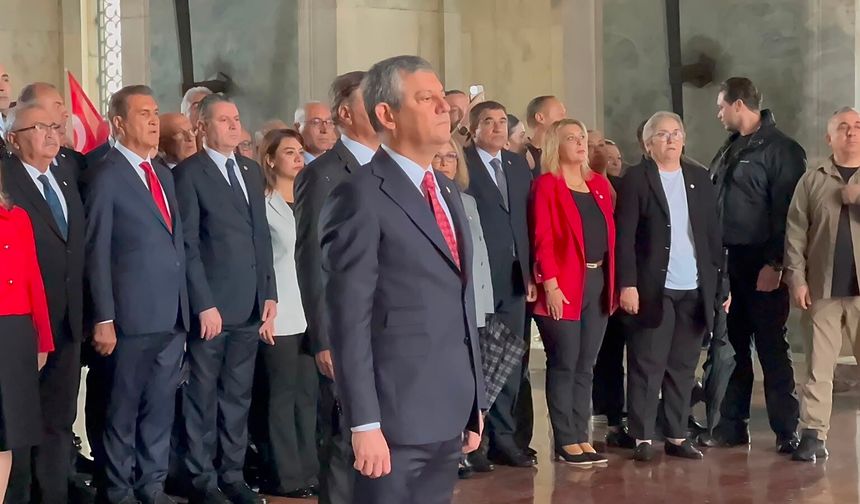 Özgür Özel, Anıtkabir'i ziyaret etti