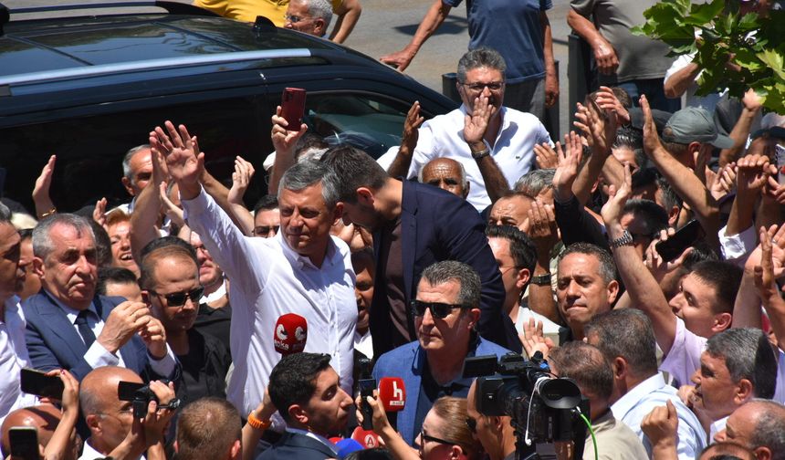 Özgür Özel: En son bir kişi kalsak da biz bu yoldan dönmeyiz