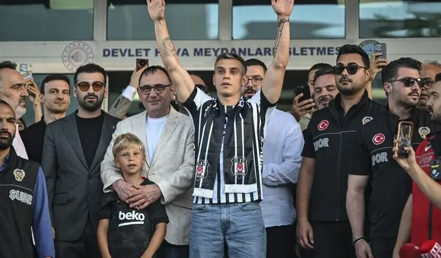 Beşiktaş'ın transfer görüşmelerinde bulunduğu Leandro Trossard, İstanbul'da