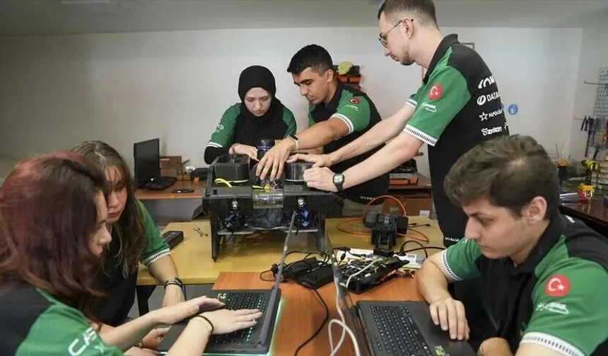 YTÜ öğrencileri yapay zeka destekli otonom insansız su altı aracı geliştirdi
