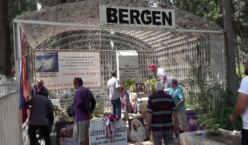 Şarkıcı Bergen Mersin'deki mezarı başında anıldı