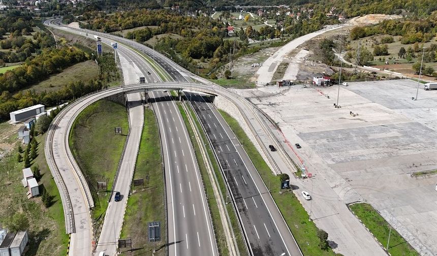 Anadolu Otoyolu'nun İstanbul istikametinde yol çalışması