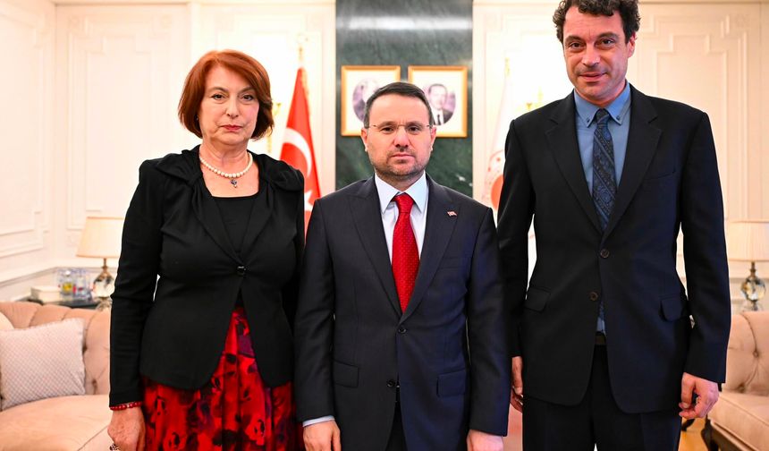 Bakan Gürlek, Uğur Mumcu'nun ailesiyle görüştü