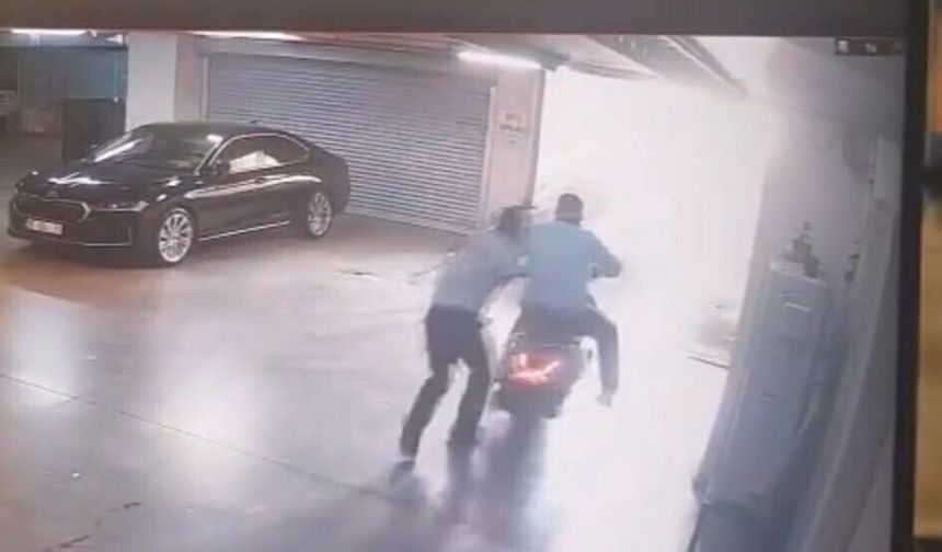 Belediye başkanının park halindeki makam aracına silahlı saldırıya ilişkin 2 tutuklama
