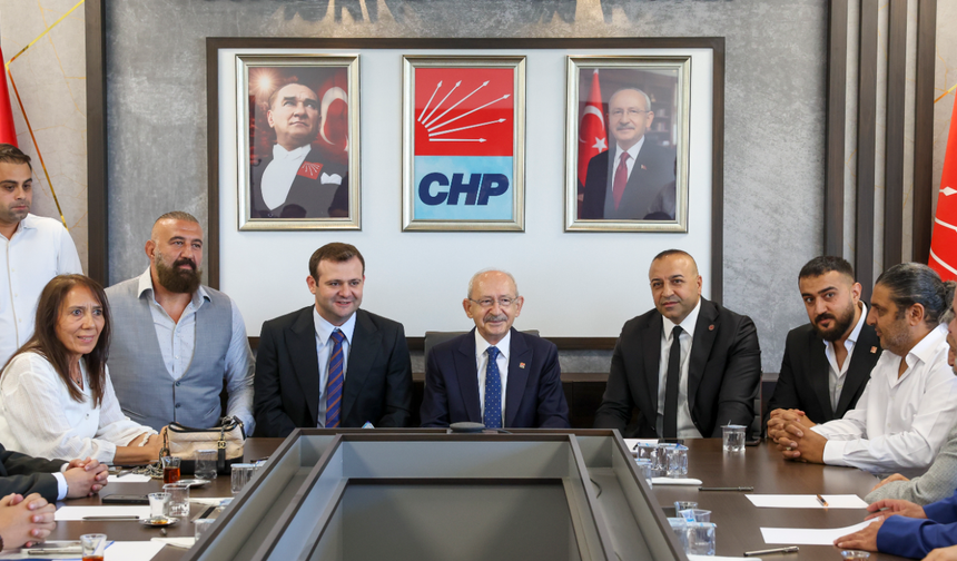 Kılıçdaroğlu, CHP Spor Kurulu Yönetim Kurulu üyeleriyle bir araya geldi