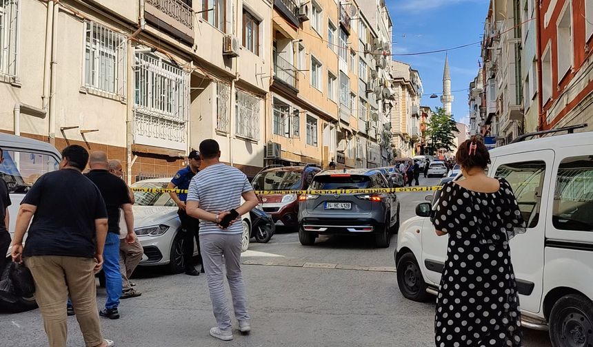 Fatih'te eşini ve kızını silahla öldüren koca intihar etti