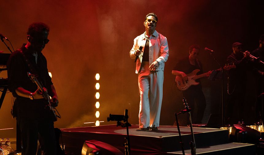 Gökhan Türkmen’den Ankara’da büyüleyici konser!