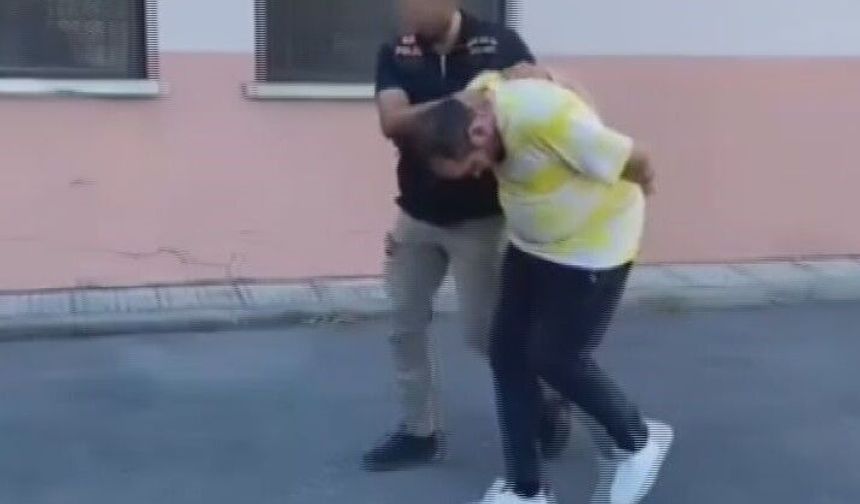 Küçükçekmece'de aracında uyuşturucu ele geçirilen sürücü tutuklandı