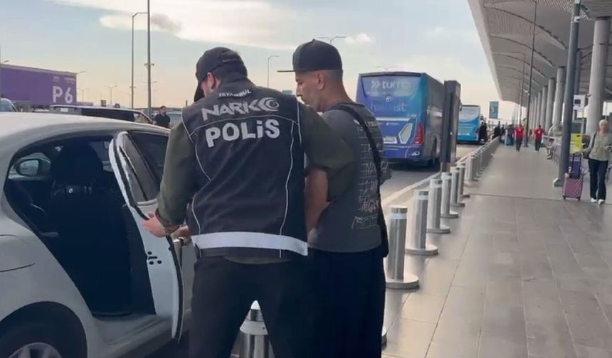 'Manifest' grubunun menajeri Tolga Akış gözaltına alındı