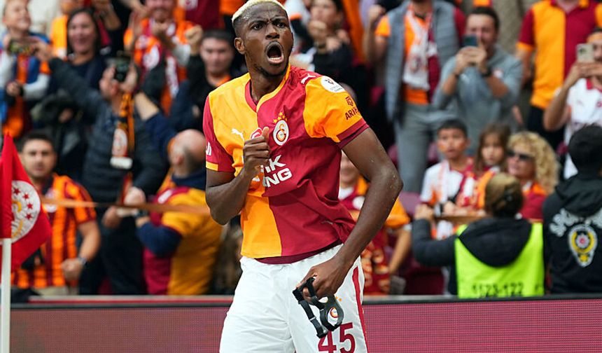 Osimhen en golcü üçüncü yabancı oyuncu oldu