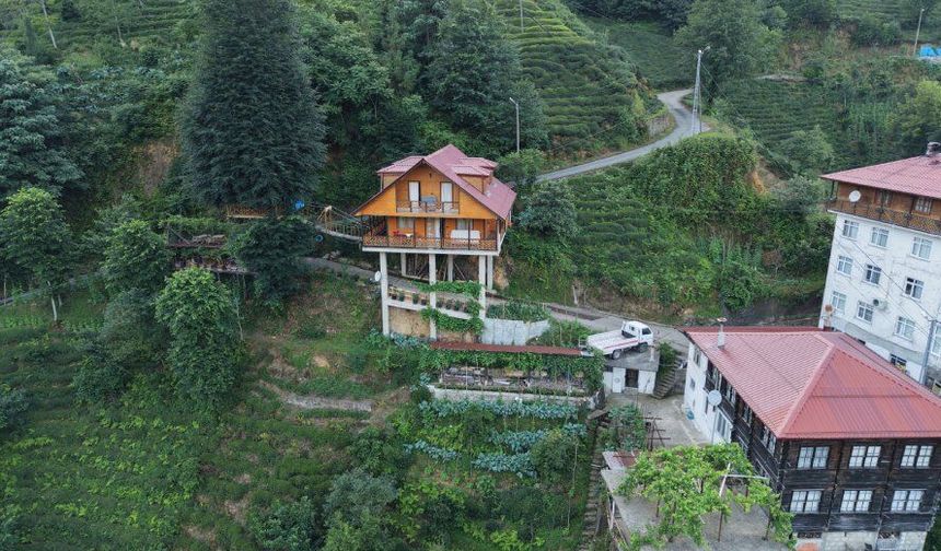 Rize'de yol üstüne villa