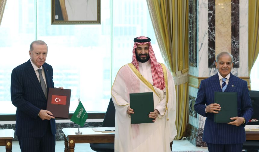 Türkiye, Suudi Arabistan ve Pakistan, Mekke Ortak Savunma Anlaşması'nı imzaladı