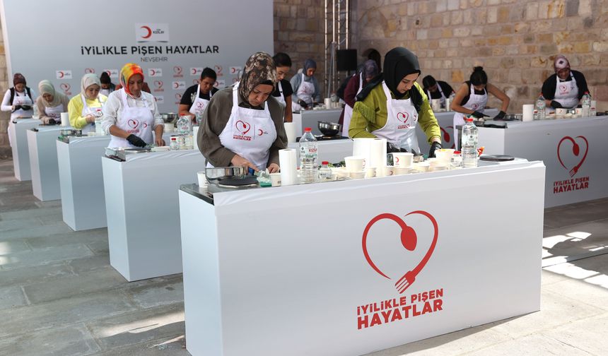Depremzede kadınlar Nevşehir'de aşçılık eğitimi aldı