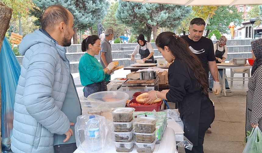 Beypazarı'nda Gazze yararına kermes düzenlendi