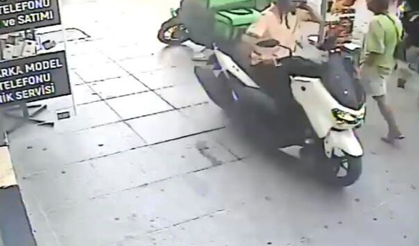 Bakırköy’de motokuryeye yumruklu saldırı kamerada; şikayetçi oldu