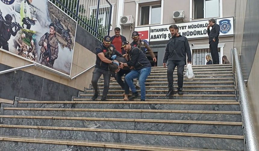 Eyüpsultan Camii'nde havaya 4 el ateş açtı; tartışma yüzüne tükürülmesiyle başlamış