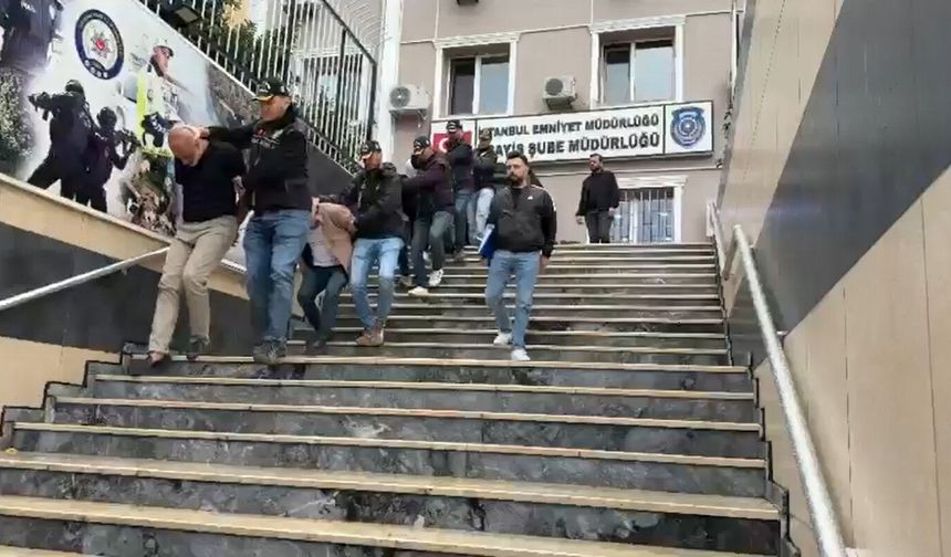 'Masöz aranıyor' ilanına başvuran kadınları fuhuşa yönlendiren 15 şüpheli yakalandı