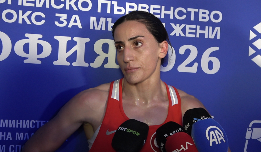 Milli boksör Gizem Özer, Büyükler Avrupa Şampiyonası'nda bronz madalya kazandı