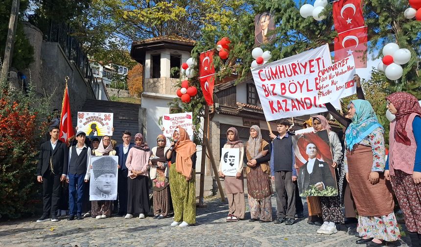 Beypazarı'nda 29 Ekim Cumhuriyet Bayramı'nın 103. yıl dönümü kutlamaları yürüyüşle başladı