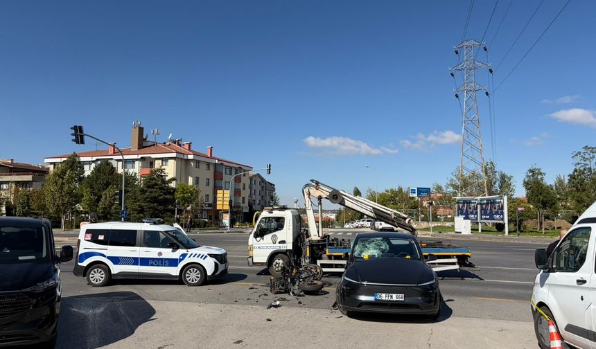 Ankara'da otomobilin çarptığı motosikletin sürücüsü hayatını kaybetti