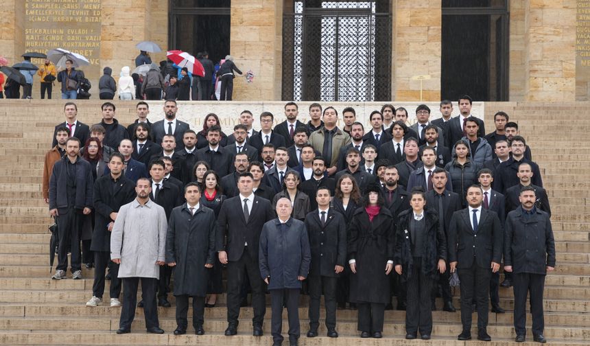Ümit Özdağ Anıtkabir'i ziyaret etti