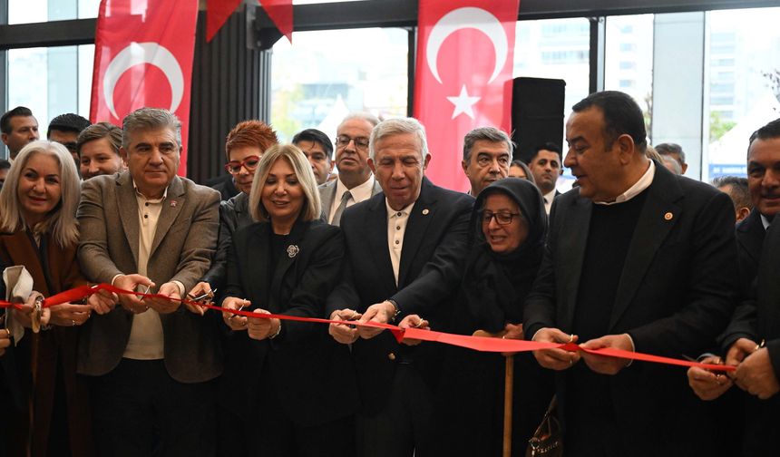 Cumhuriyet Yüzme Havuzu ve Spor Kompleksi açıldı