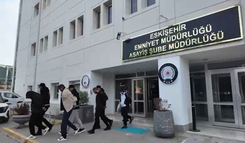 Eskişehir merkezli 5 ilde fuhuş operasyonu; 19 gözaltı