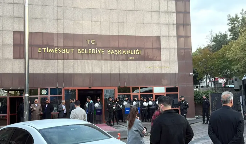 Etimesgut Belediyesi'nde 25 şüphelinin gözaltına alındığı operasyonun detayları ortaya çıktı