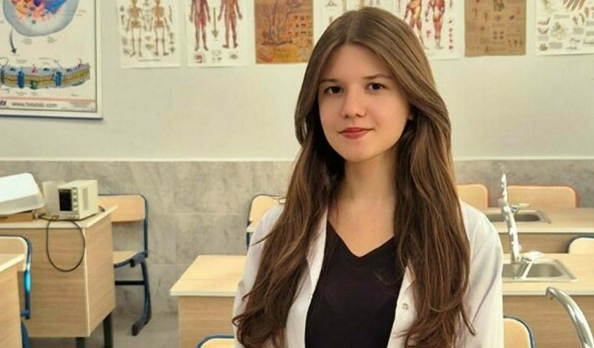 Lise öğrencisi Ece Defne'nin bilimsel araştırması tıp dergisinde yayımlandı