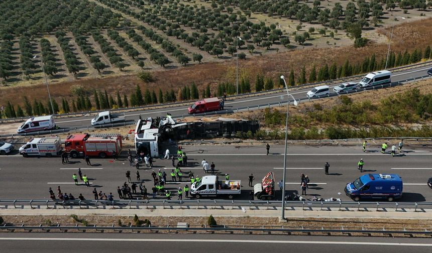 Manisa'daki otobüs kazasında ölü sayısı 12’ye çıktı