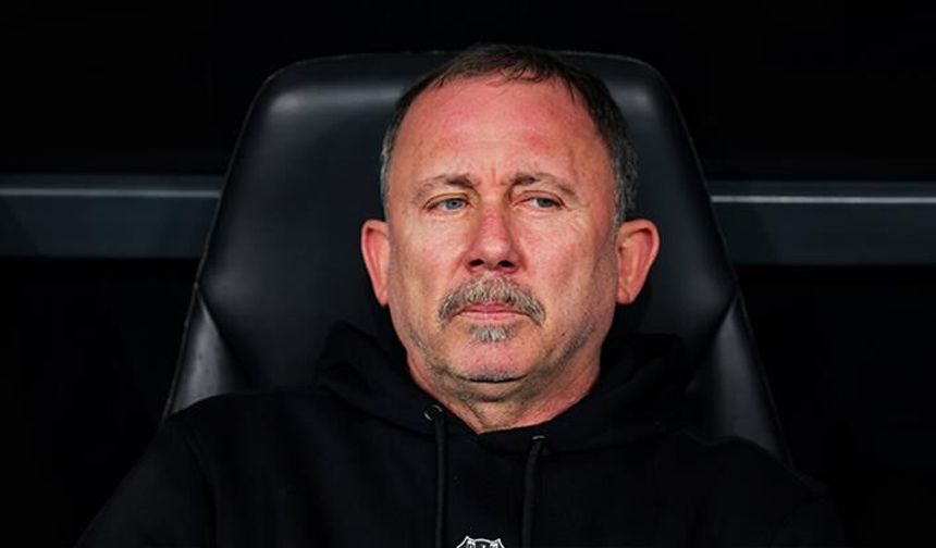 Sergen Yalçın’dan Fenerbahçe’ye ağır eleştiri! Galatasaray’la şampiyonluk yarışında o soruna dikkat çekti