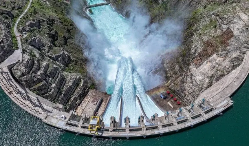 Türkiye'nin elektrik kurulu gücü 127 bin 355 megavata ulaştı