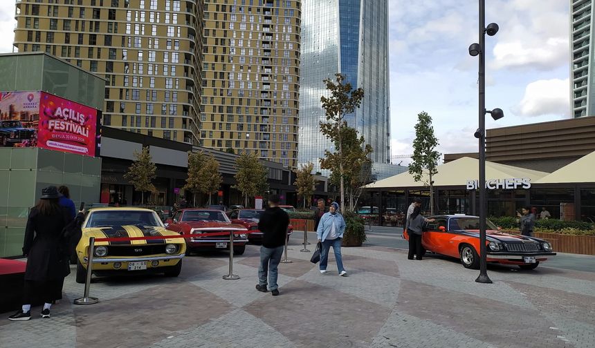 Merkez Ankara’da klasik otomobil buluşması