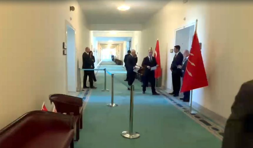 Yeni Partili Emir, Kılıçdaroğlu’nun odasının karşısındaki odasının önüne şerit çektirdi